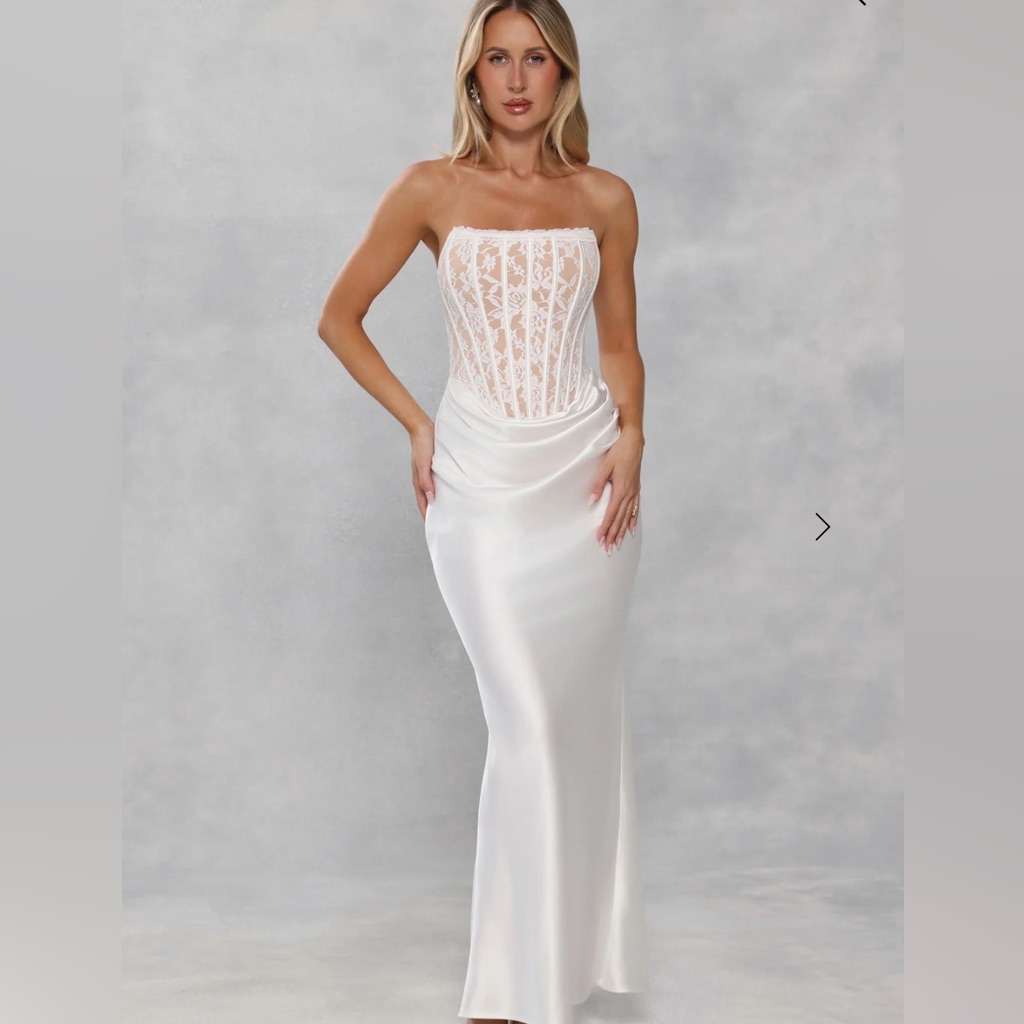 Hello Molly Love In Bloom Lace Satin Strapless Maxi Dress In White Size Xs